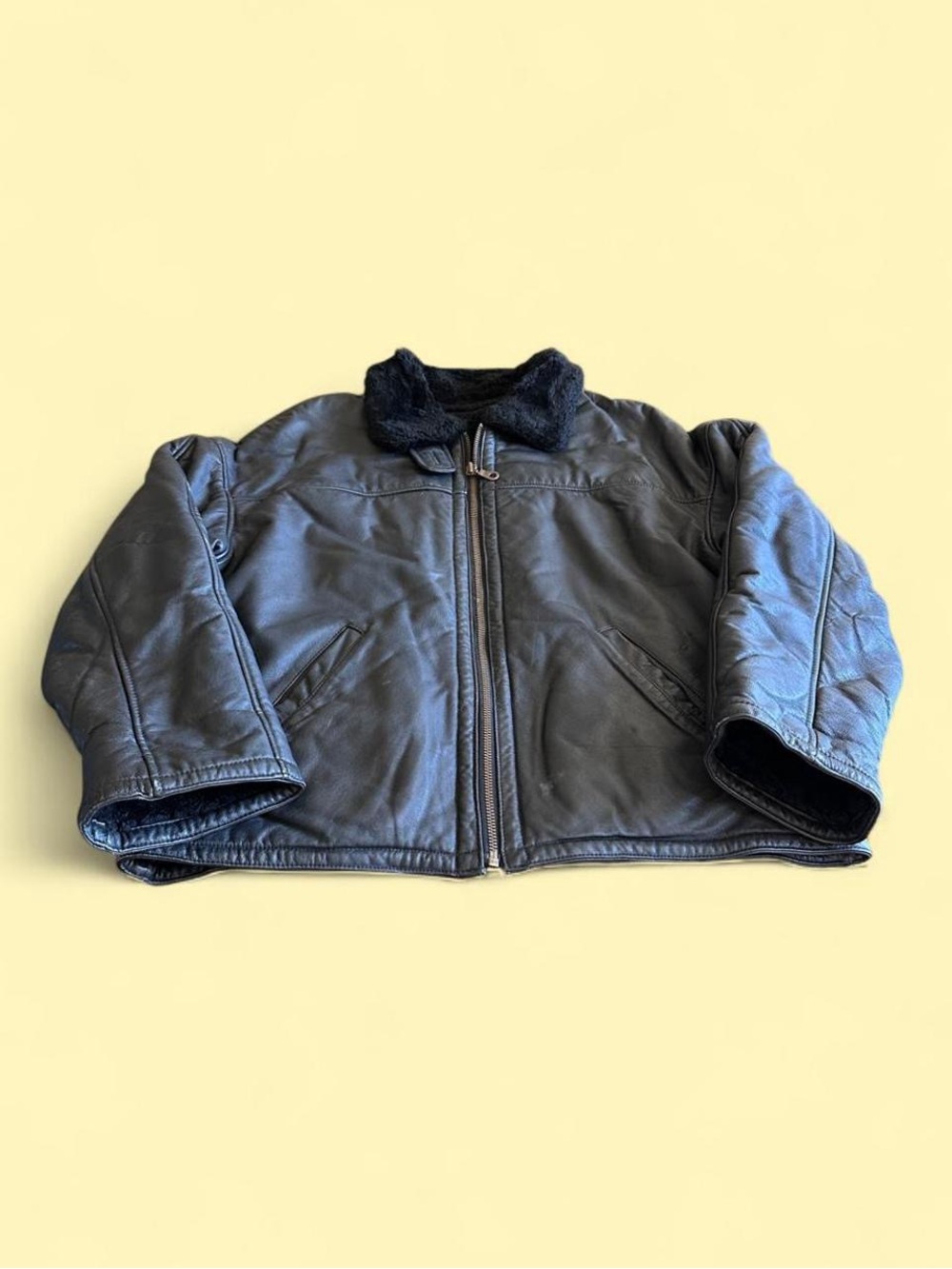 Vintage Wilsons Leather B-2 Faux Fur Lined Bomber Jacket Men’s Size M